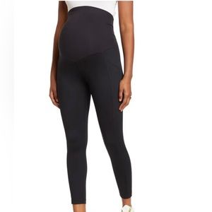 Great Condition! Z by Zella black maternity leggings with pockets sz large